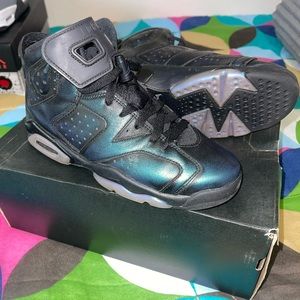 Kids Jordan Retro 6 Size 5Y NEW